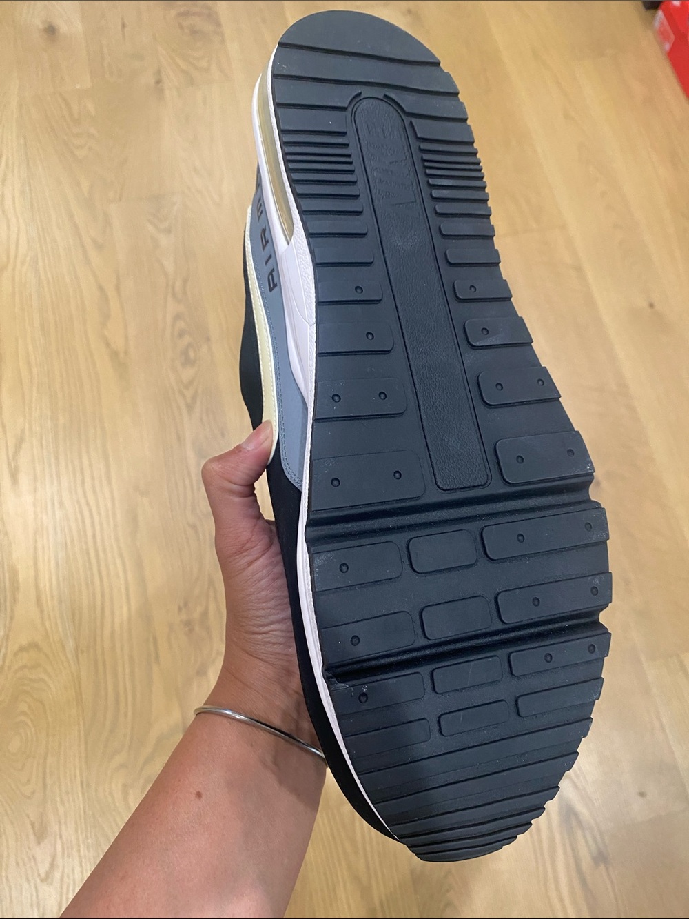 Nike Air Max Men's Black and White Running Sneakers - Picture 8 of 14
